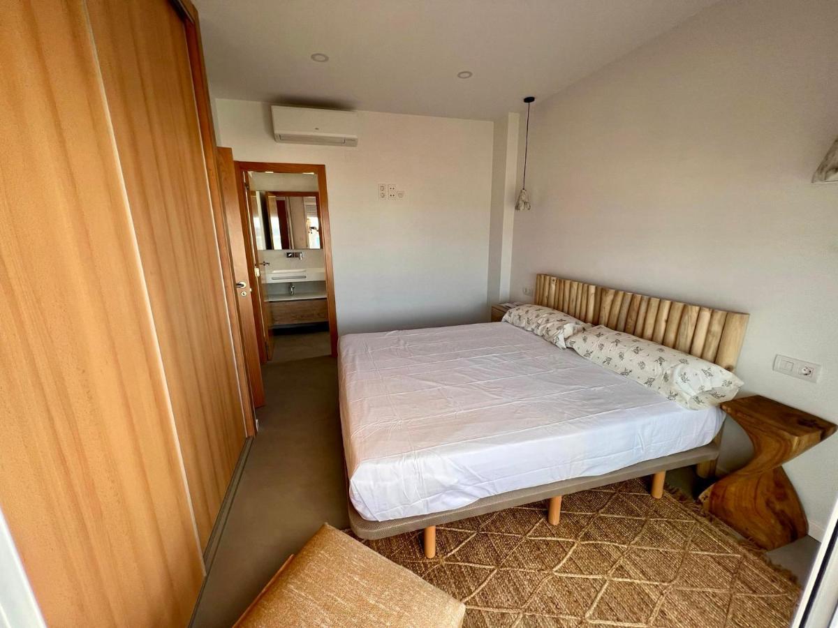Beautiful Penthouse With Pool And Wonderful Beach View Олива Экстерьер фото
